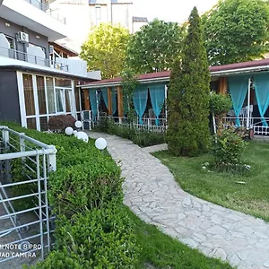 Danita & Diva Restaurant Bbq&pool Bar Apartment Varna